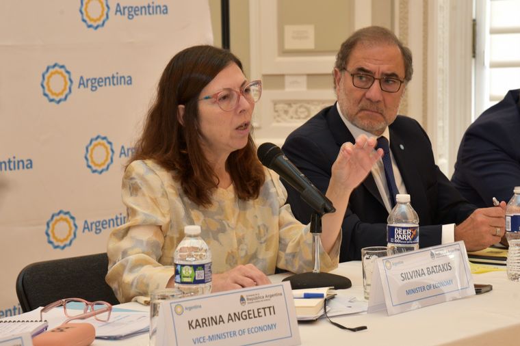 La ministra de Economía, Silvina Batakis, tuvo su segundo día de gira en Washington.