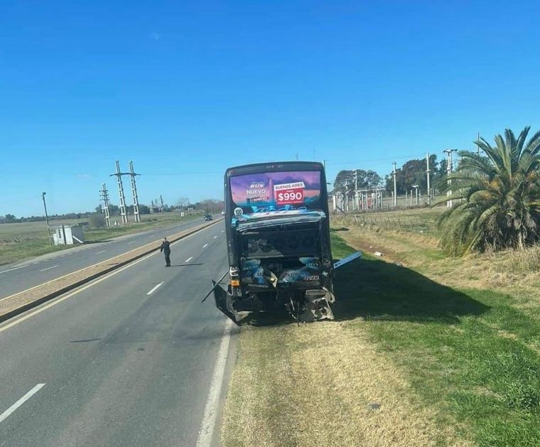 Chocó el colectivo en el que viajaba el plantel de Unión.