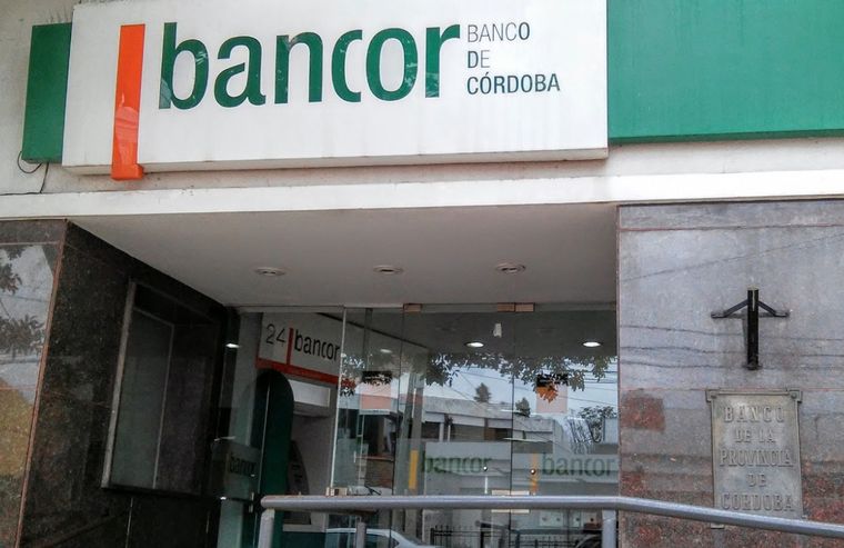 FOTO: Paro de los trabajadores del Banco de Córdoba: no habrá atención
