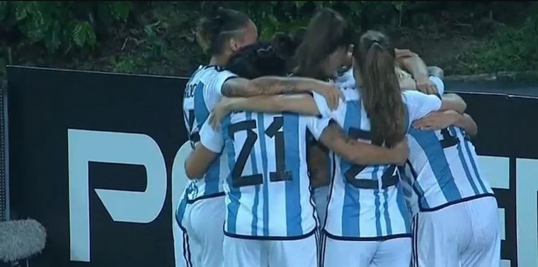 FOTO: Argentina venció a Paraguay y clasificó al Mundial de 2023. (Captura DirecTV Sports)