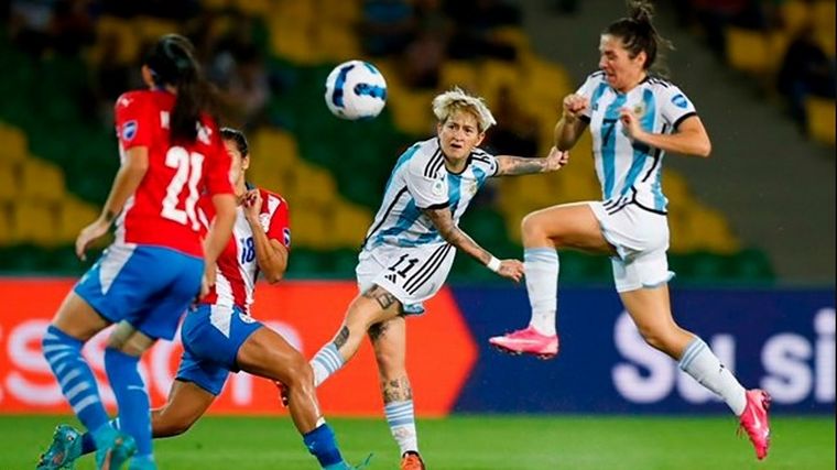 Argentina venció a Paraguay y clasificó al Mundial de 2023.