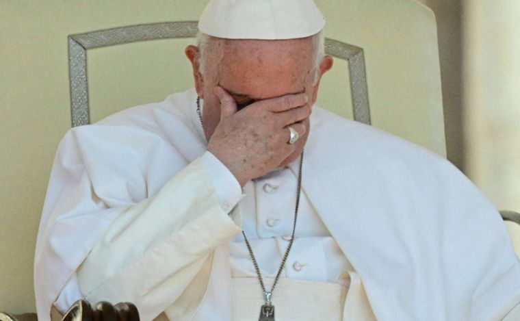 FOTO: El Papa Francisco criticó a organismos de crédito por las condiciones que exigen.