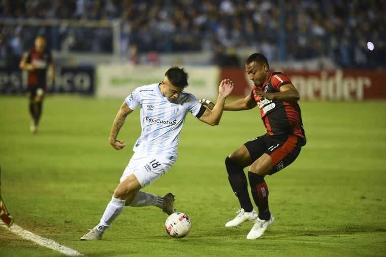 Newell's vs. Atlético Tucumán por la fecha 11 de la Liga Profesional de Fútbol.