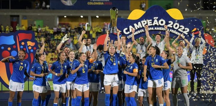 Brasil derrotó 1-0 a Colombia y salió campeón de la Copa América.