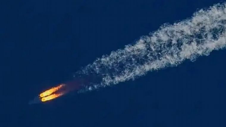 FOTO: Los escombros del cohete chino cayeron sobre el Océano Índico.