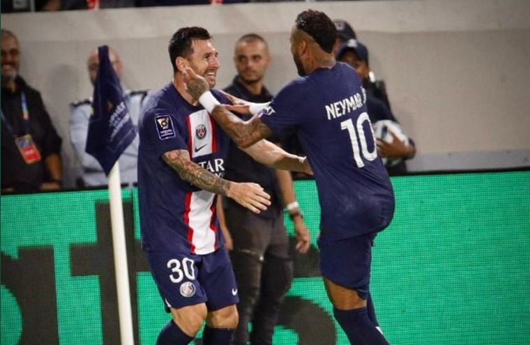 Messi celebra el primer tanto del PSG por la Supercopa de Francia. Foto: @PSG_espanol
