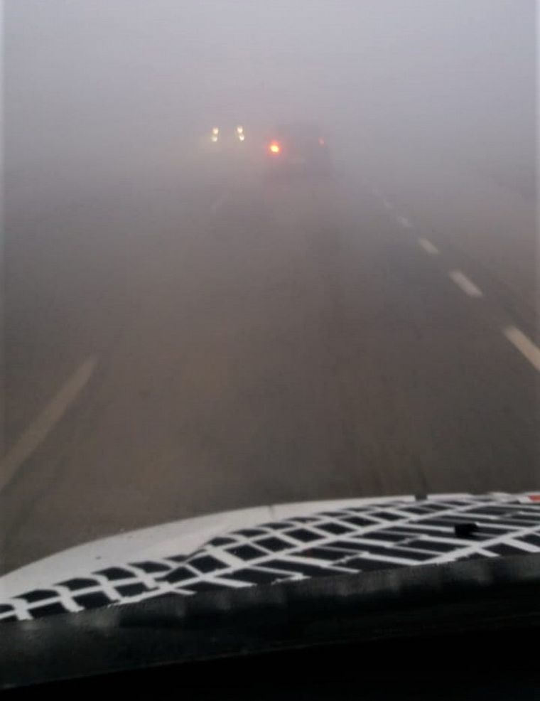 FOTO: La visibilidad en la autopista Rosario-Buenos Aires es muy reducida.