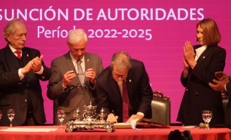 Jhon Boretto asumió como nuevo rector de la UNC.