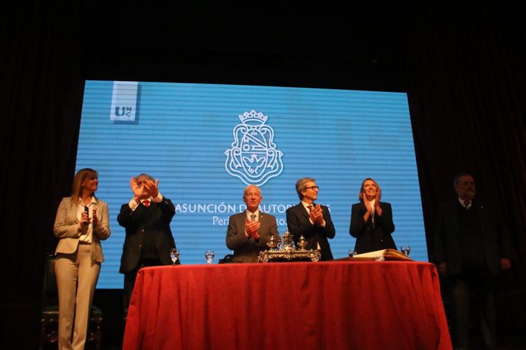 Jhon Boretto asumió como rector de la UNC.