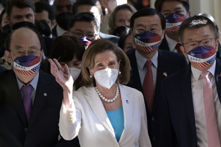 FOTO: Pelosi dice que EEUU apoyará a Taiwán pese a la ira de China