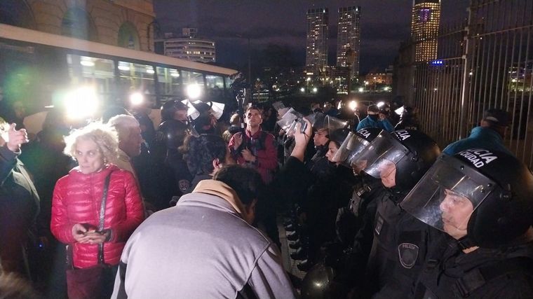 AUDIO: Incidentes en la llegada de Massa a la Casa Rosada
