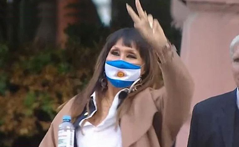 Moria Casán presenció en primera fila la asunción de Massa al frente de Economía.