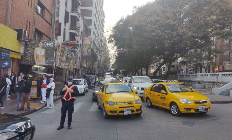 El tránsito en la zona estuvo interrumpido por varias horas. 