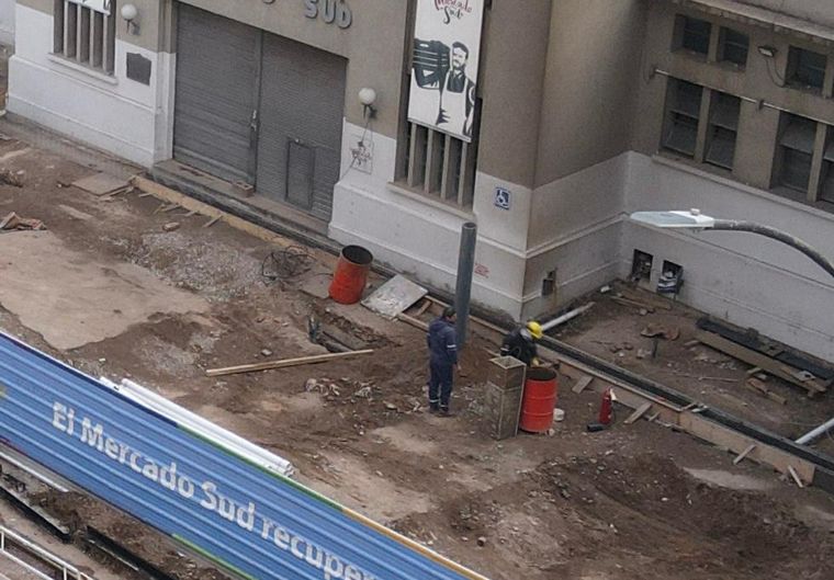 Evacuación masiva en el Mercado Sud por un caño de gas roto