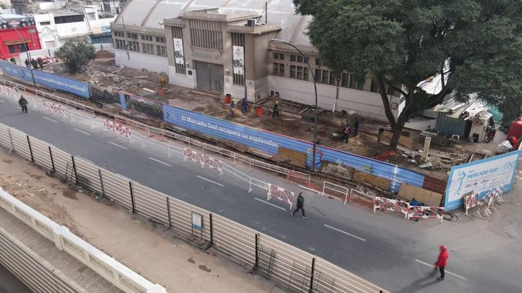 Evacuación masiva en el Mercado Sud por un caño de gas roto