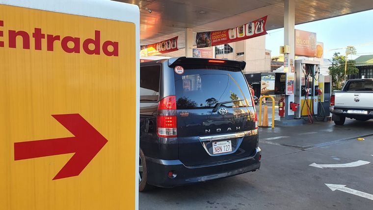 Los turistas vienen de Brasil y Paraguay mayormente a cargar combustible.