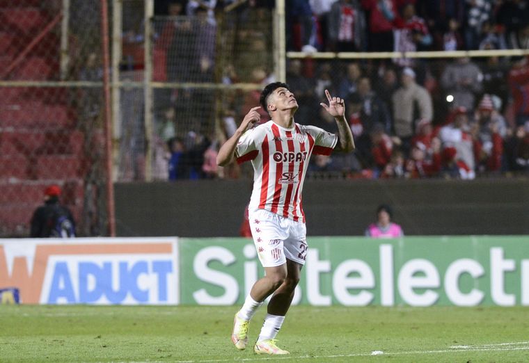 Unión lo dio vuelta y venció a Vélez en Santa Fe.