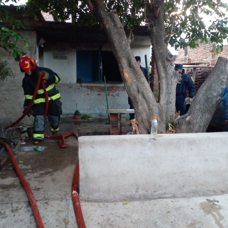 Personal de Bomberos halló a la mujer sin signos vitales.