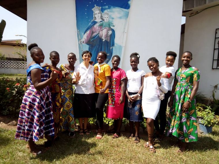 La hermana Victoria trabaja por quienes más lo necesitan en Costa de Marfil.