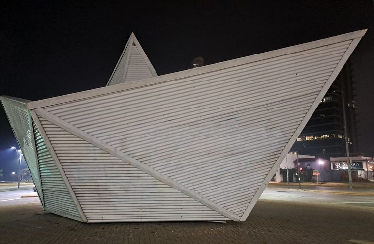 Taparon el escrito que habían pintado en el Barquito de Papel.