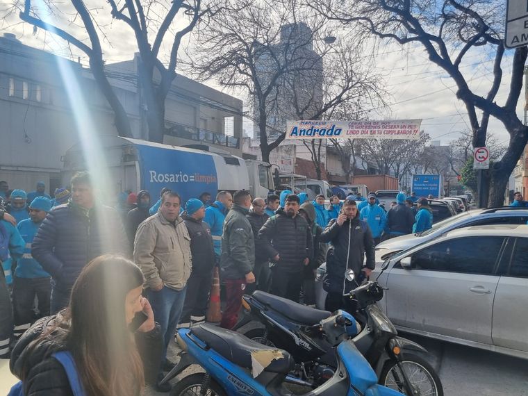 Allanamiento y protesta en el Sindicato de Recolectores de Residuos de Rosario.