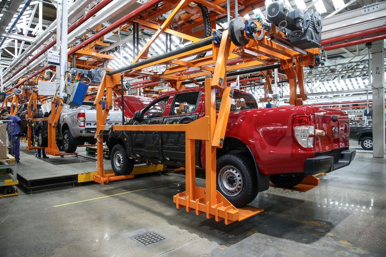 FOTO: Ford avanza con la transformación de la planta de Pacheco