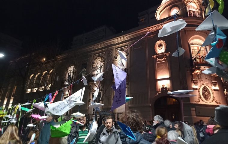 Masiva convocatoria para exigir el cese de las quemas en el delta del Paraná. 