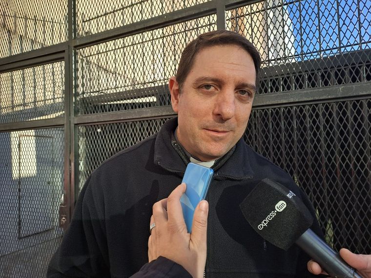 El Padre Osvaldo Macerola de la Catedral lamentó los hechos de vandalismo. 