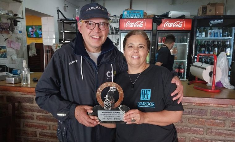 Orlando Morales visitó el tradicional bodegón 