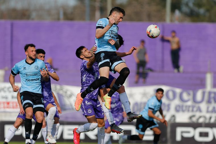 FOTO: Belgrano igualó 1-1 ante Sacachispas.