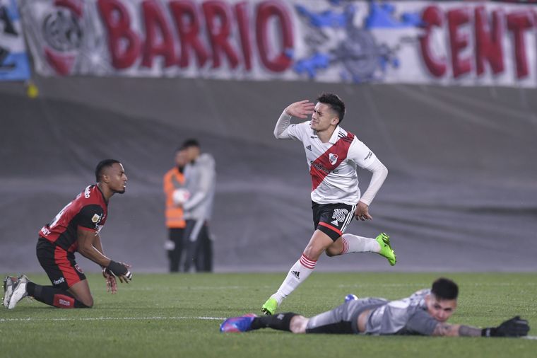 Pablo Solari fue la gran figura en la goleada de River ante Newells en el Monumental.