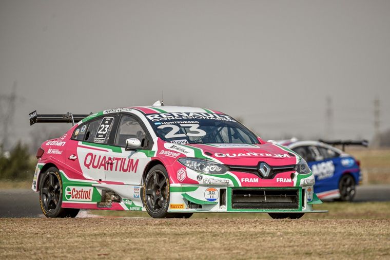 Sobre el final, Canapino buscar acercarse a Montenegro