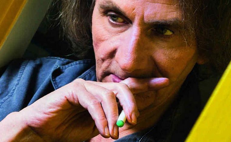 Provocador y apocalíptico, Houellebecq llega con su novela más humana