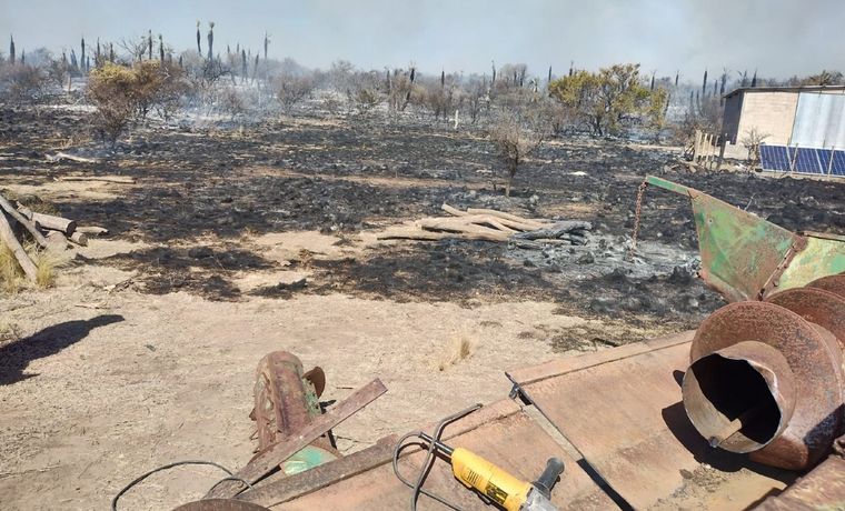 AUDIO: Bomberos combaten un incendio en la zona de La Granja