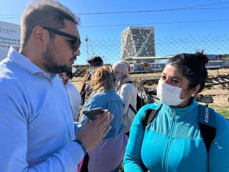 Córdoba: familiares de bebés fallecidos en el Neonatal reclaman en el Centro Cívico.