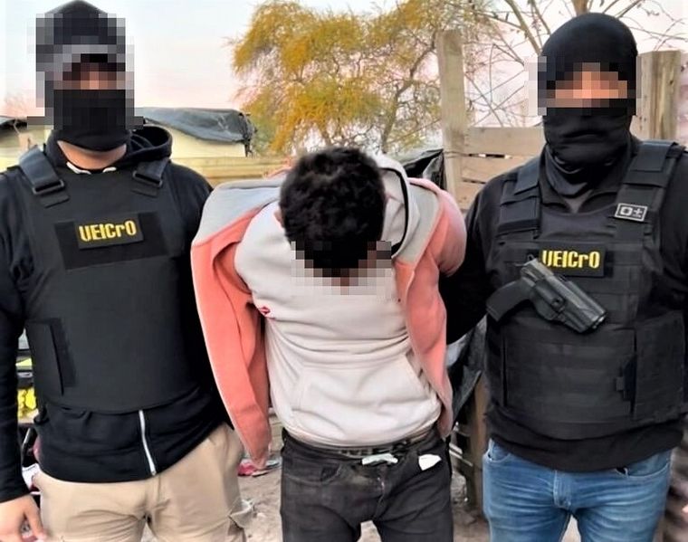 La policía buscaba al detenido por un homicidio que cometió en 2019.
