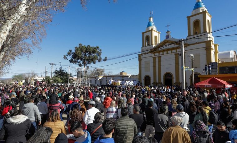 FOTO: Una multitud expresó su fe en el norte cordobés. 