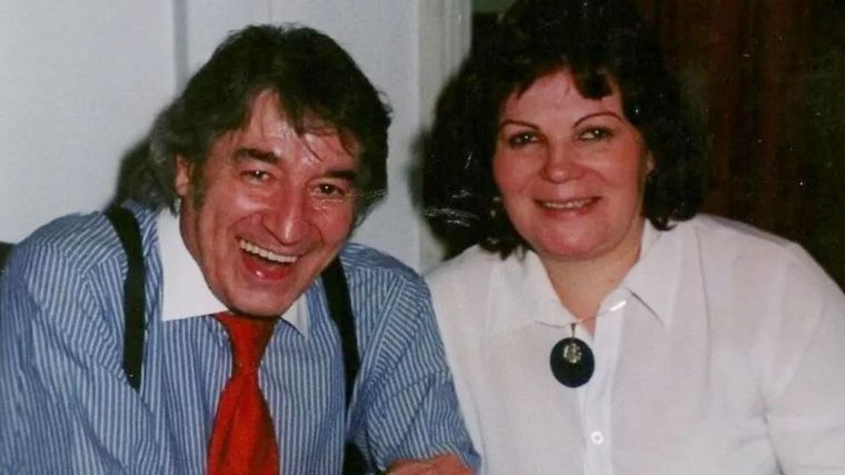 En el día del cumpleaños de Sandro, su viuda agradeció el amor de las fans.