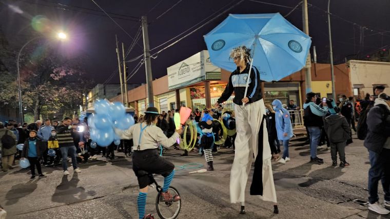 Los hinchas de Belgrano vivieron un clima de final en las adyacencias al estadio.