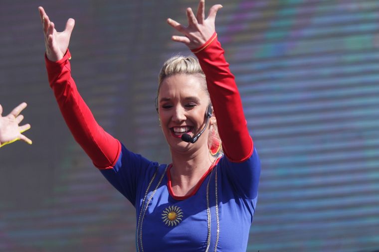 Soy Solcito llenó de alegría a los niños y niñas en el Kempes.