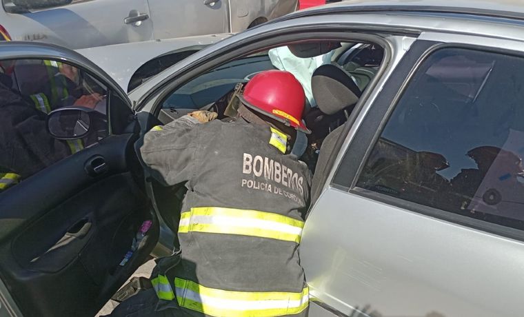 Un camión sin frenos provocó un choque en cadena de 13 autos en Córdoba.