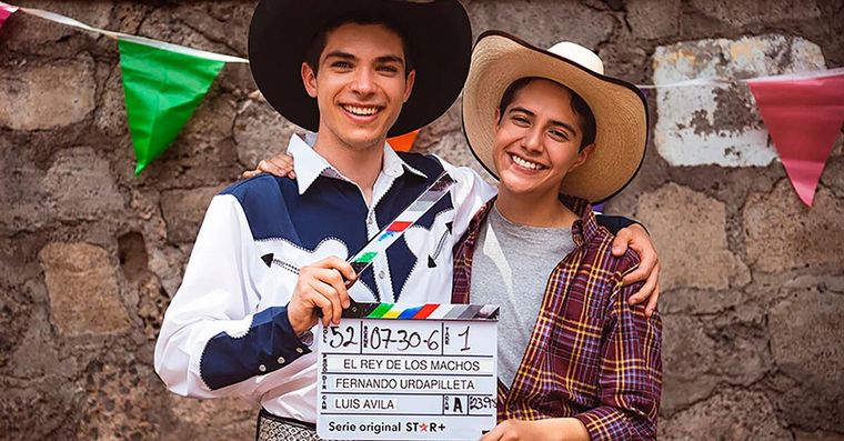 En un país muy machista , un joven trans se postulará para rey de los machos.