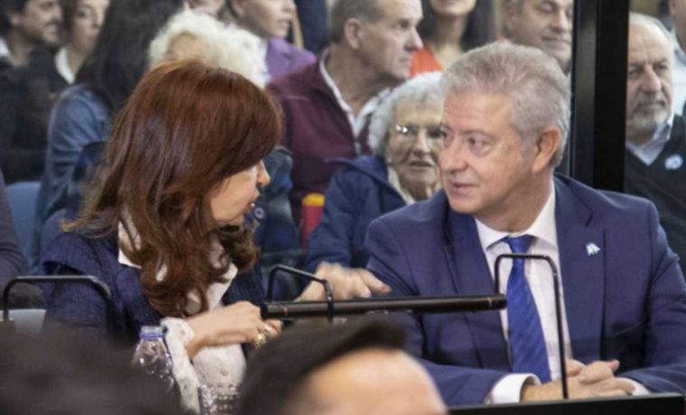 Cristina Kirchner junto a su abogado Carlos Beraldi.