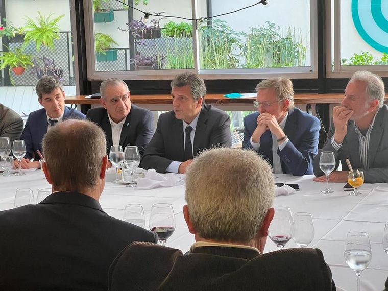 Reunión sorpresa de Sergio Massa en un almuerzo de Coninagro.
