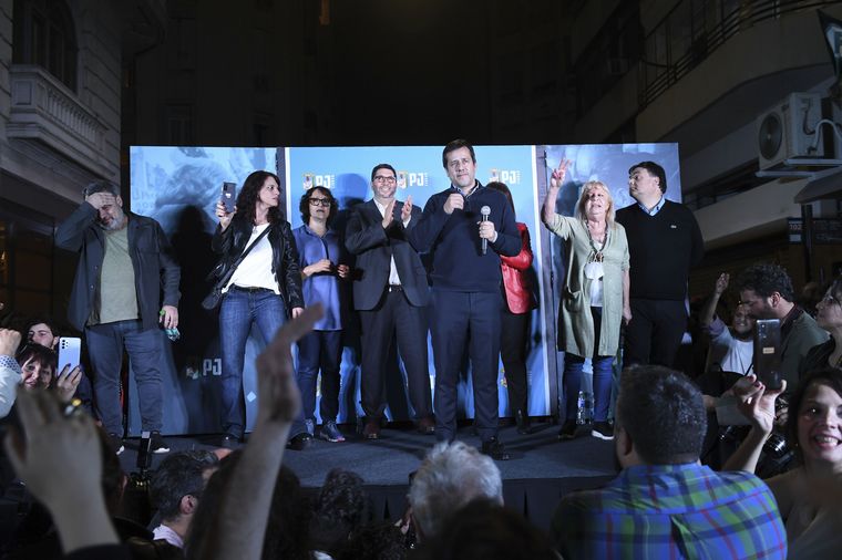 FOTO: El peronismo porteño se manifestó a favor de la vicepresidenta. 