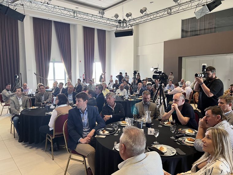 Buen marco en el festejo de AFAMAC