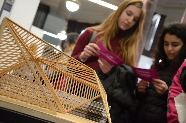 La UNR y los ingresantes: Curso Pre Universitario y Expo Carreras para elegir.