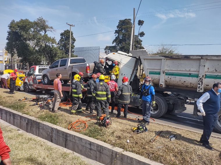 Choque en cadena complicó el tránsito en avenida La Voz del Interior