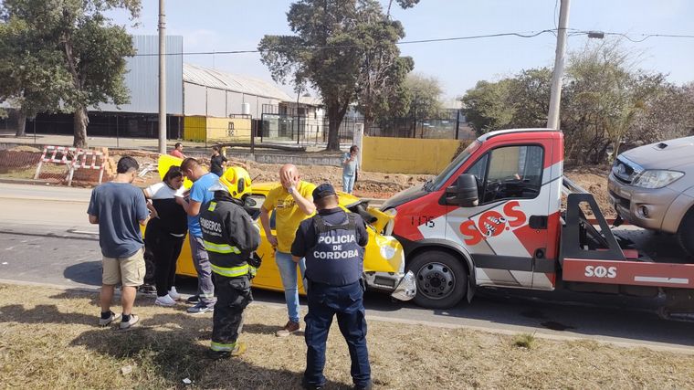 Choque en cadena complicó el tránsito en avenida La Voz del Interior