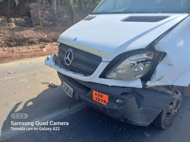 Chocaron en cadena 14 vehículos en Córdoba: un camionero atrapado